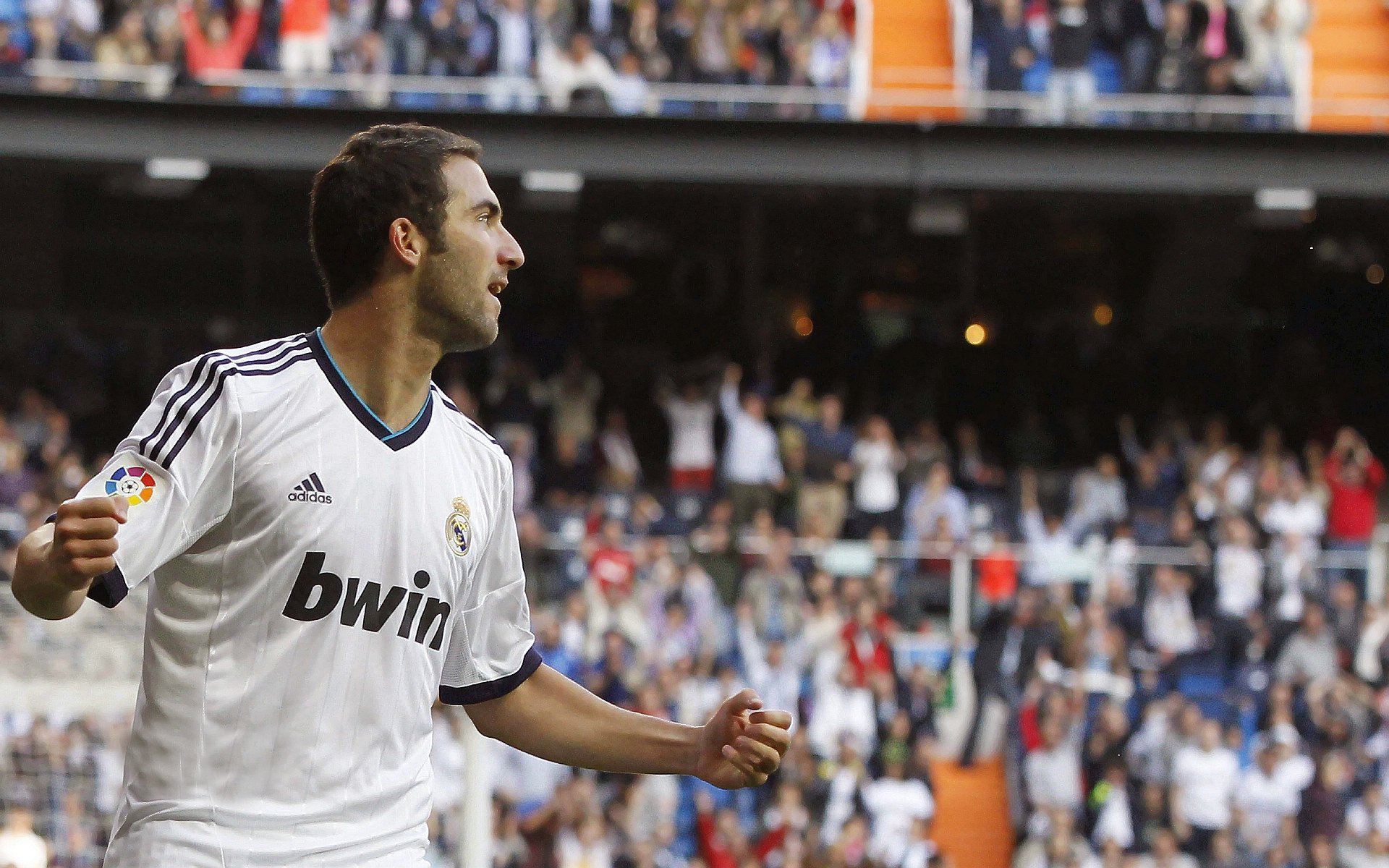 意甲焦点战之夜,加克波关键进球定乾坤,红军新援闪耀亚平宁